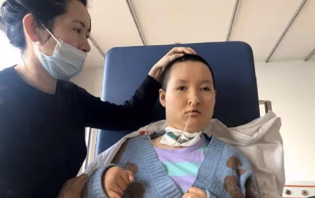 回顧:17歲美女學霸遇車禍成植物人,父母床前苦守2年奇蹟初現