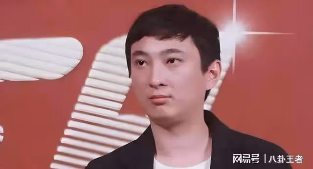 人血饅頭!曝黃一鳴王思聰唯一牽手照!王思聰認慫!ins設限評論