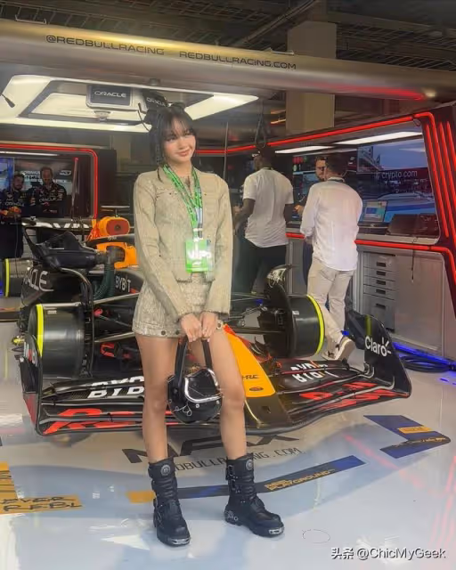 Lisa單飛兩小時破吉尼斯紀錄,新歌MV彩蛋全曝光!