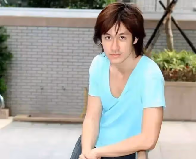 46歲台灣男星跪求工作,母親自殺不認屍,網友勸他來大陸找出路