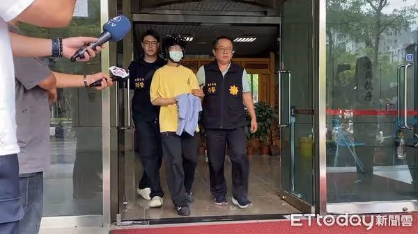 孫安佐經紀人被移送不肯上車!遭「壓」進車內狂喊:警方非法搜索