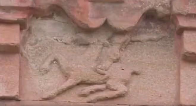 村民發現十噸重國寶,多次上交遭專家拒絕,3年後卻成鎮館之寶