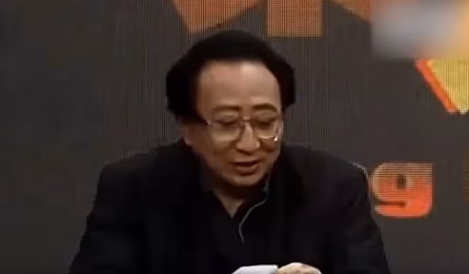 村民發現十噸重國寶,多次上交遭專家拒絕,3年後卻成鎮館之寶