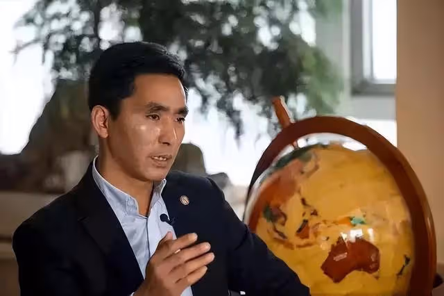 回顧：北大學霸將癌晚期父親騙出國，88天後歸來，結局令人感動