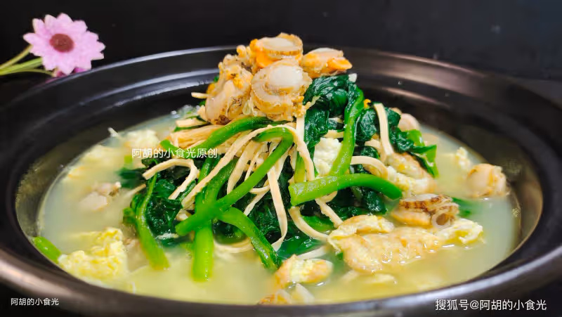 夏天這菜使勁吃,全身是寶!一燙一煮就一碗,清腸大好處、滿口盡鮮嫩