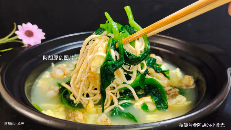 夏天這菜使勁吃，全身是寶！一燙一煮就一碗，清腸大好處、滿口盡鮮嫩