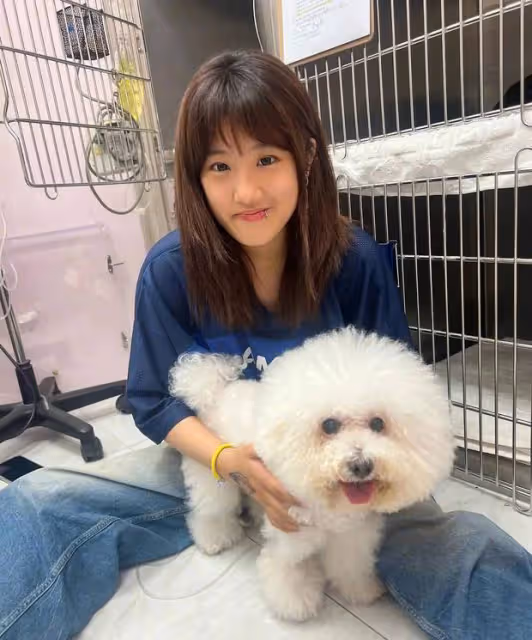 賈靜雯為19歲梧桐妹慶生！分享母女親吻合照超有愛