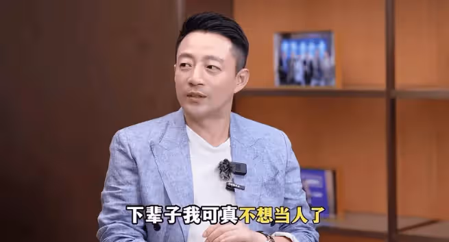 看汪小菲最新採訪,句句不提大S,卻句句在回應大S,字裡行間透著心酸