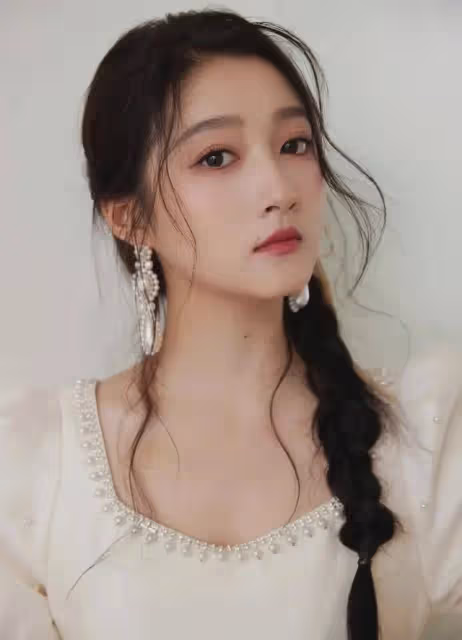同是「國民閨女」,有人紅成一線,有人卻遭謾罵,真是天壤之別