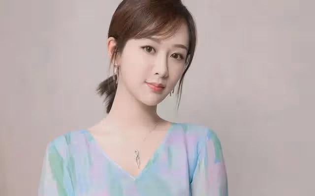 同是「國民閨女」，有人紅成一線，有人卻遭謾罵，真是天壤之別