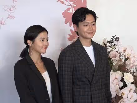 TVB上位小生新劇一人分飾兩角，與對台小花低調拍拖五年疑好事近