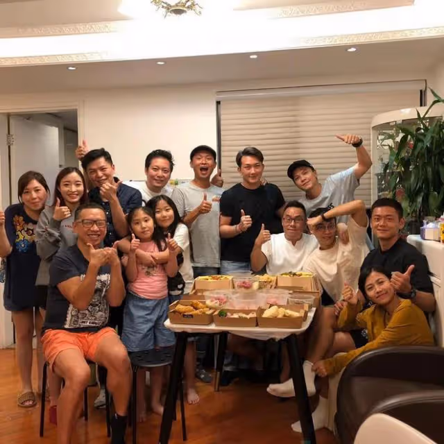 TVB上位小生新劇一人分飾兩角,與對台小花低調拍拖五年疑好事近