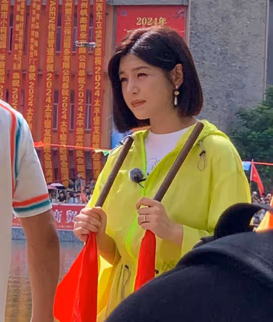 沒離婚!陳妍希最新露面,無名指仍戴婚戒,甜笑狀態好