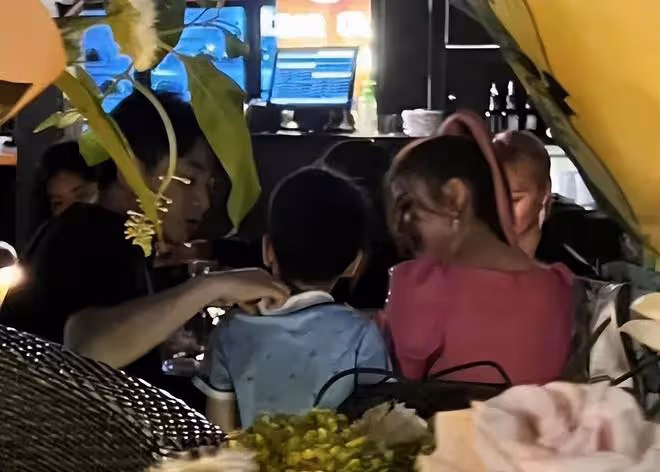 沒離婚!陳妍希最新露面,無名指仍戴婚戒,甜笑狀態好
