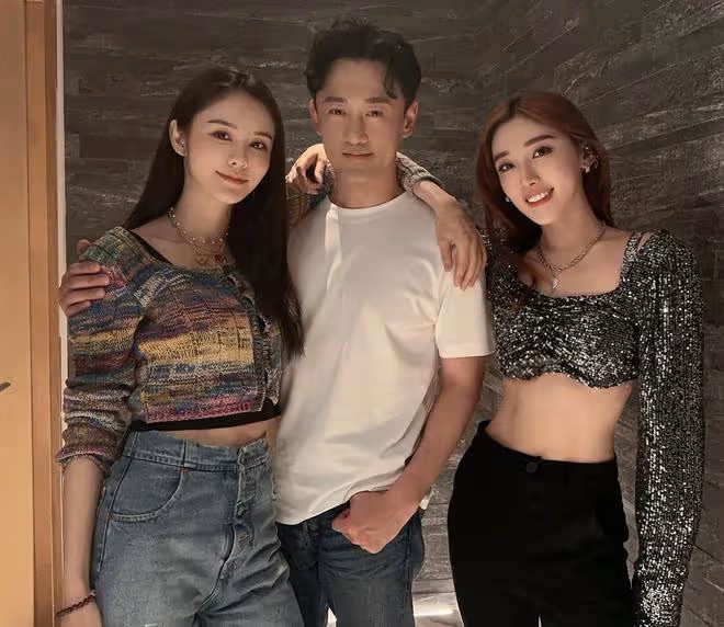 張馨月畫眼線,林峰還以為是眼屎,夫妻秀恩愛也總是被吐槽?