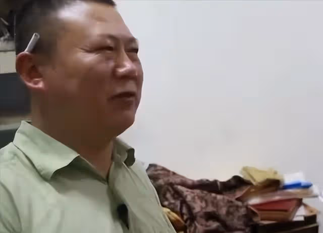 回顧:我國5胞胎父親勞累過世,母親直言後悔,如今他們怎麼樣了