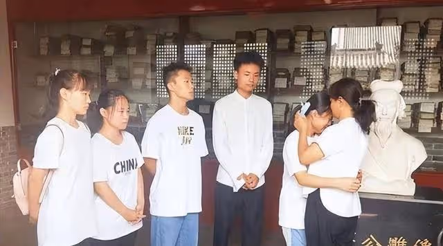 回顧：我國5胞胎父親勞累過世，母親直言後悔，如今他們怎麼樣了