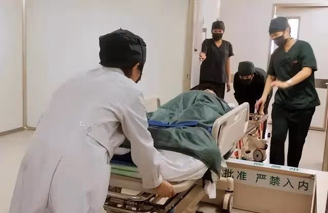 回顧:學霸姑娘李明馨,抗癌七年花百萬被勸放棄,我憑什麼就該死