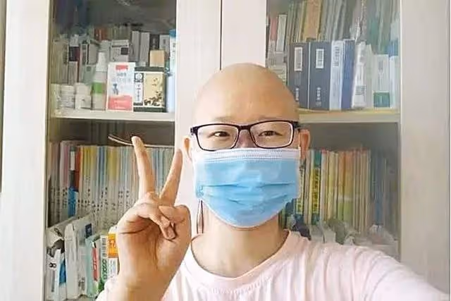 回顧:學霸姑娘李明馨,抗癌七年花百萬被勸放棄,我憑什麼就該死