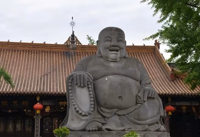 回顧：汶川地震高僧破三戒收留孕婦，誕生108名羅漢娃後來如何