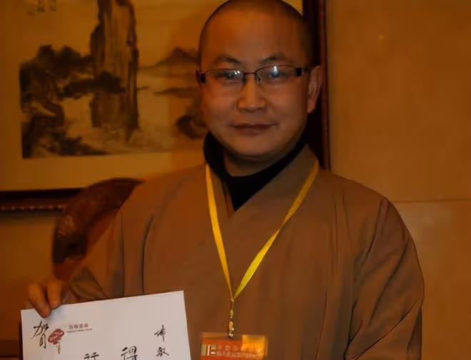 回顧:汶川地震高僧破三戒收留孕婦,誕生108名羅漢娃後來如何