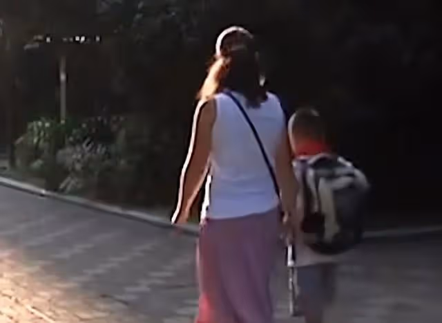 回顧:烏克蘭美女嫁中國小哥,產3子後丈夫病逝她的做法讓人佩服