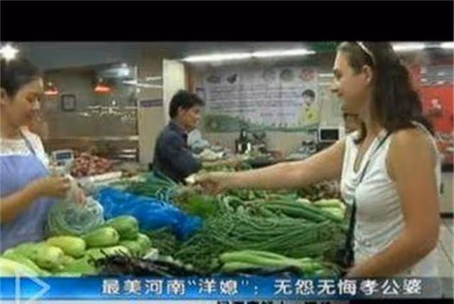回顧:烏克蘭美女嫁中國小哥,產3子後丈夫病逝她的做法讓人佩服