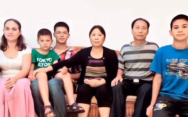 回顧:烏克蘭美女嫁中國小哥,產3子後丈夫病逝她的做法讓人佩服
