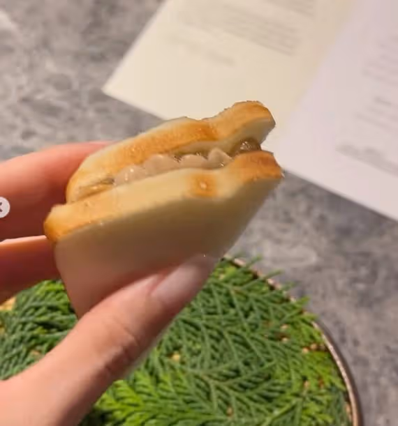 馬來西亞富豪陳雪鈴邀請冰冰吃晚宴,母女同框品嘗美食心情好