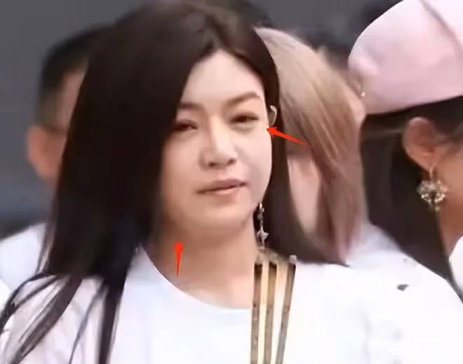 陳妍希露面了,狀態憔悴婚戒已摘!葛斯齊曝內情稱離婚味道蠻濃厚