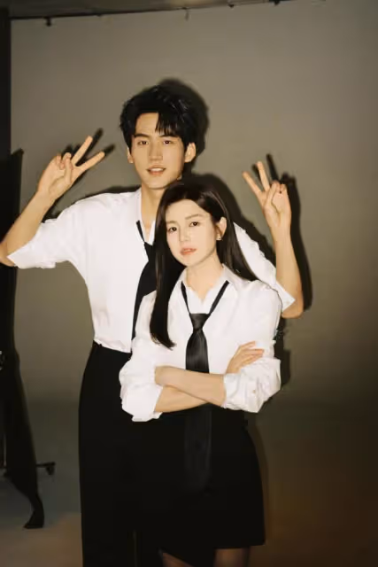 陳妍希被傳婚變後首發文,官宣新劇開機,與小19歲周柯宇演情侶