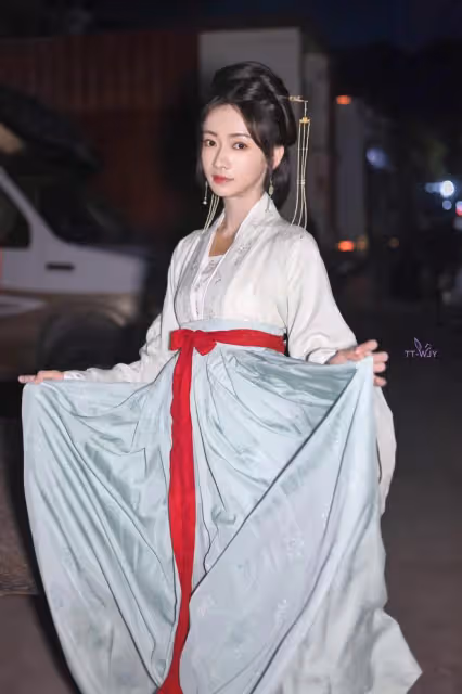 吳謹言說爆劇很嚇人,墨雨雲間受歡很開心,想再深耕爽劇女主賽道