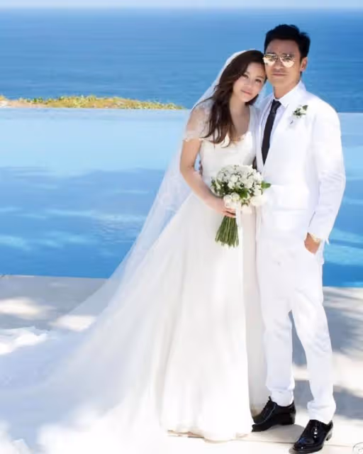 港星19歲女兒正式出道!轉眼變大美女!兩岸三地群星為她助威