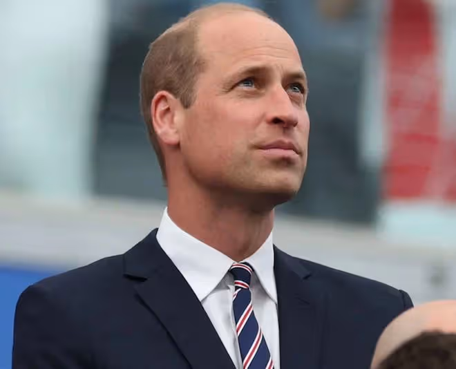 在威廉王子觀看2024年歐洲杯英格蘭對丹麥的比賽時,大衛做出反應