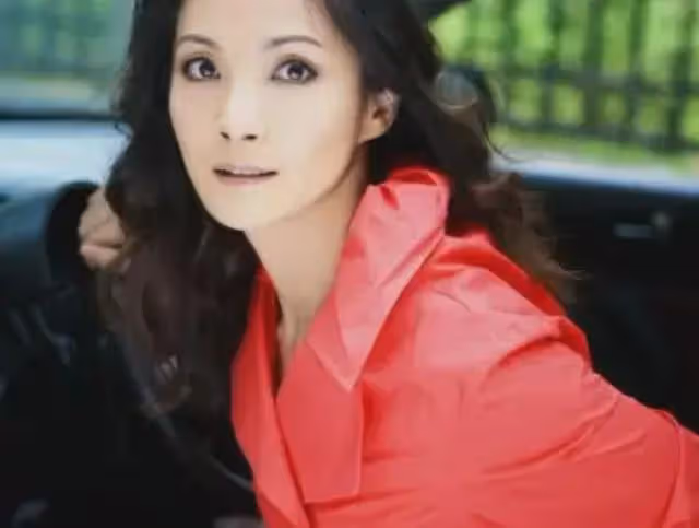 演員李婷,患病9年去世,離婚前夫帶女兒再婚,弟弟做法令人心寒