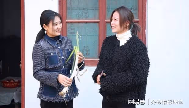 嫂子得知我有五十萬嫁妝，就用肚子裡的孩子威脅，錢不給她就打掉