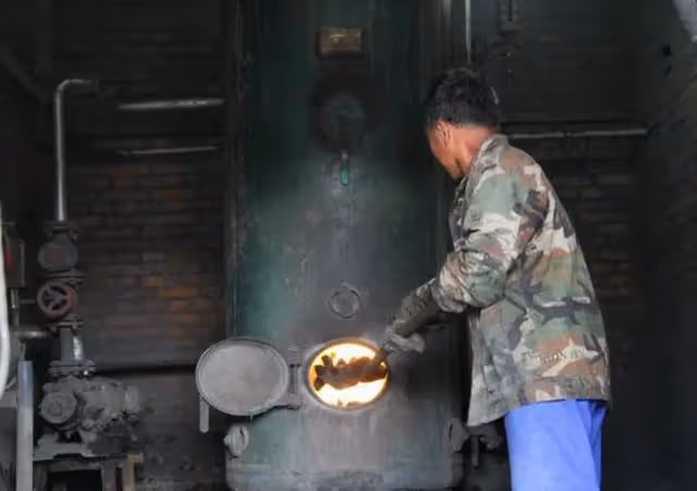 回顧:北大張老三事業正紅從華為辭職,跑國外不當工程師當水管工