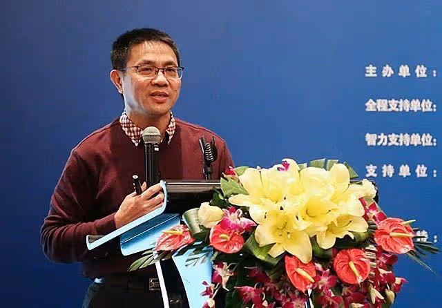 回顧:1980年農村娃考上北大全村湊車費,38年後每戶獲贈一套別墅