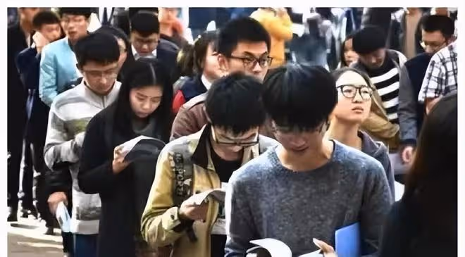 回顧:北大博士後消失20年,母親病重不願回家,親哥哥稱這怪父母