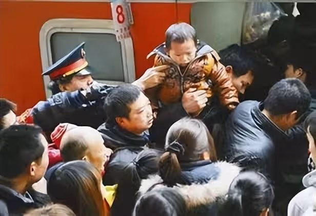 回顧:北大博士後消失20年,母親病重不願回家,親哥哥稱這怪父母