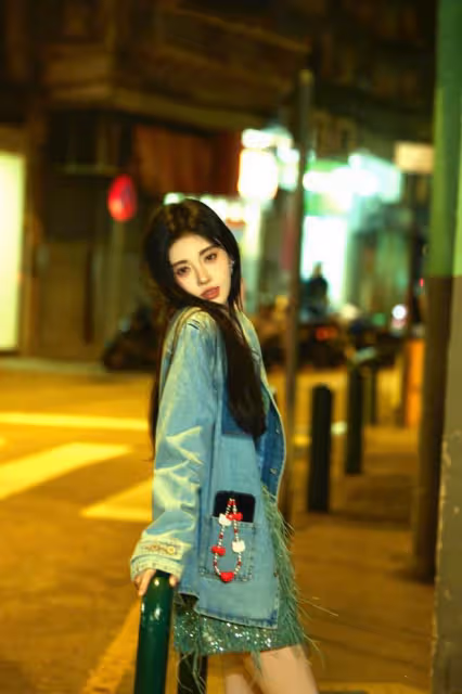 鞠婧禕三款造型，穿出了爺叔對時尚的洞察：服裝是來襯託人的