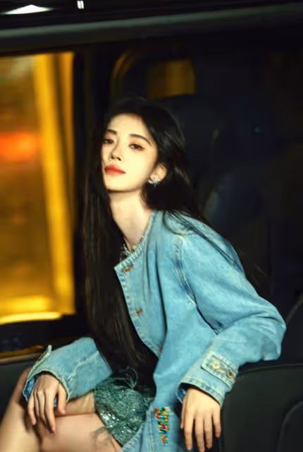 鞠婧禕三款造型，穿出了爺叔對時尚的洞察：服裝是來襯託人的
