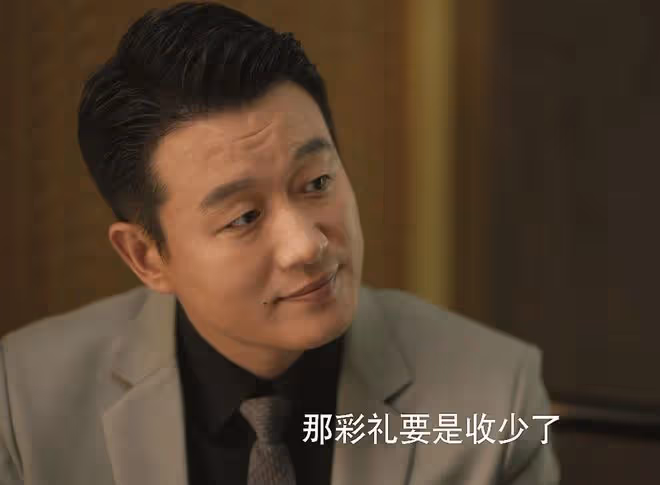 《玫瑰的故事》直到蘇更生的繼父入獄 ,才發現,黃振華「出軌」