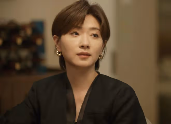 《玫瑰的故事》直到蘇更生的繼父入獄 ,才發現,黃振華「出軌」