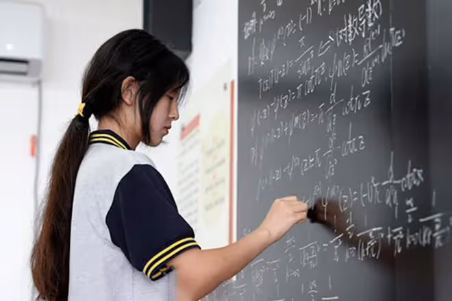 阿里巴巴發文評價姜萍，初中數學就很突出，斷崖式領先其他科目
