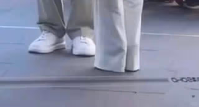 《許我耀眼》路透曝光，陳偉霆被嫌又老又胖，趙露思被嘲踩高蹺