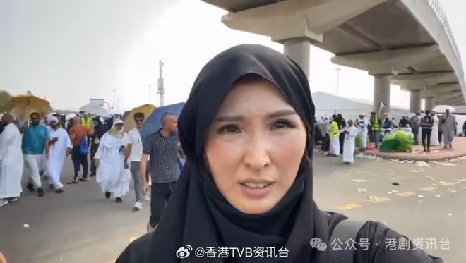 陳貝兒忍受50度熱浪遊聖城！得好心人「拯救」：怕自己頂唔住