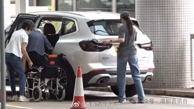突發!TVB視後陪家人到醫院輪椅接送