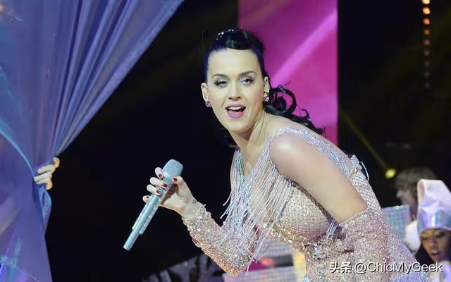 水果姐新歌預告遭全網嘲:「這是我今年聽過最差的歌」!