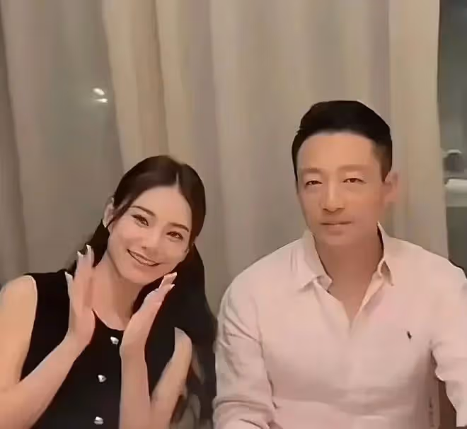 張穎穎直播懟網友,被說素質低,終於明白她為何不如馬筱梅
